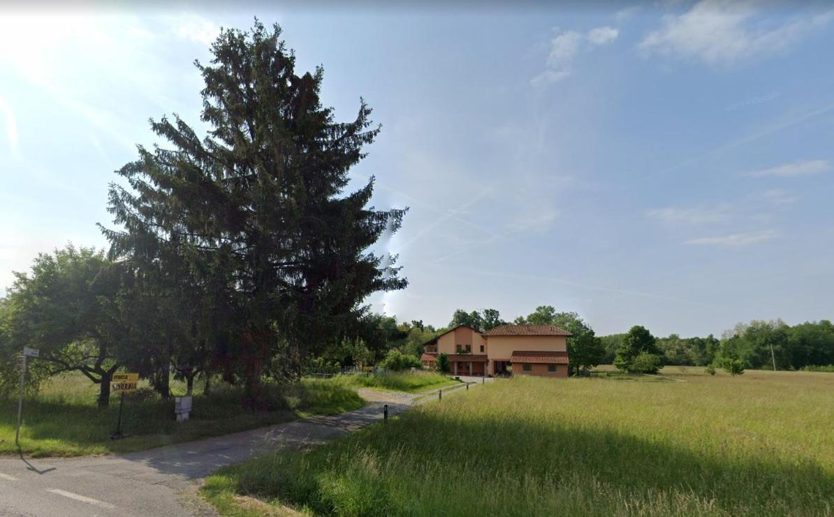 Cascina In Alto Piemonte / Piedmont Countryhouse Lozzolo Bagian luar foto